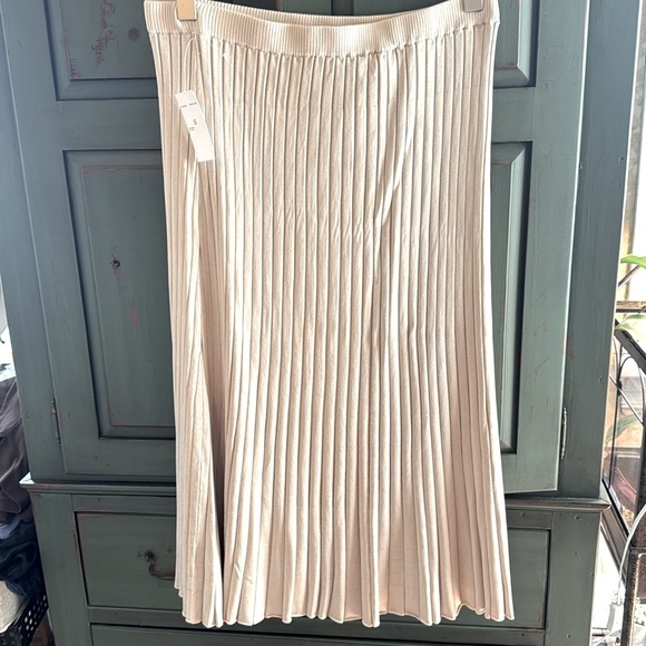 🤩 House of Harlow 2 piece top and skirt set Size L NWT 🤩 - Picture 2 of 9
